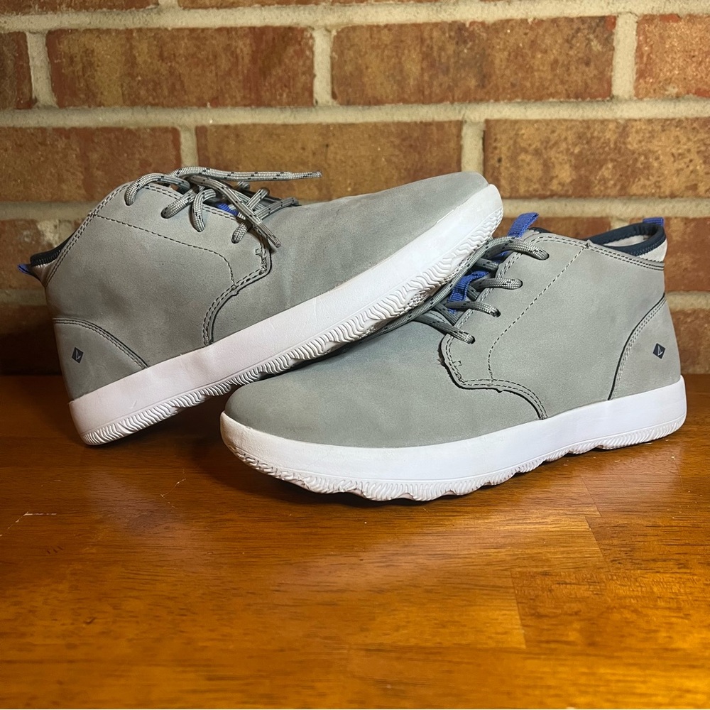 Sperry Gray Chukka Boots Men 6M Lightweight EUC
